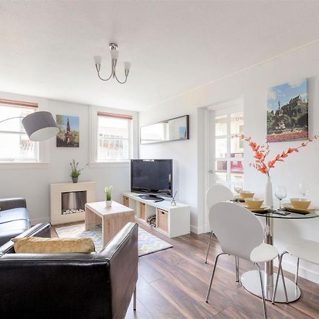 Stunning 1 Bed At Holyrood Palace & Arthurs Seat เอดินบะระ ภายนอก รูปภาพ
