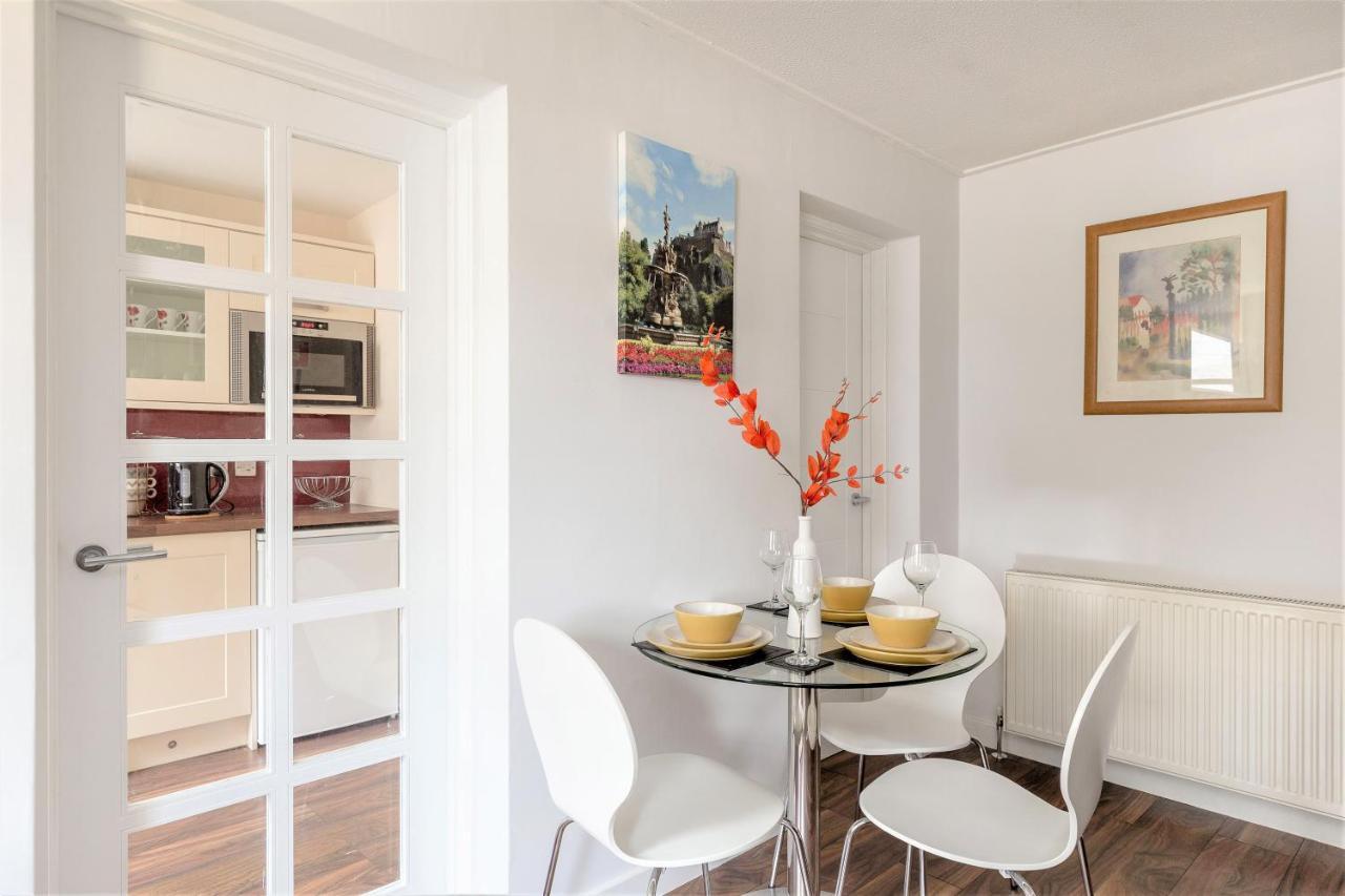 Stunning 1 Bed At Holyrood Palace & Arthurs Seat เอดินบะระ ภายนอก รูปภาพ