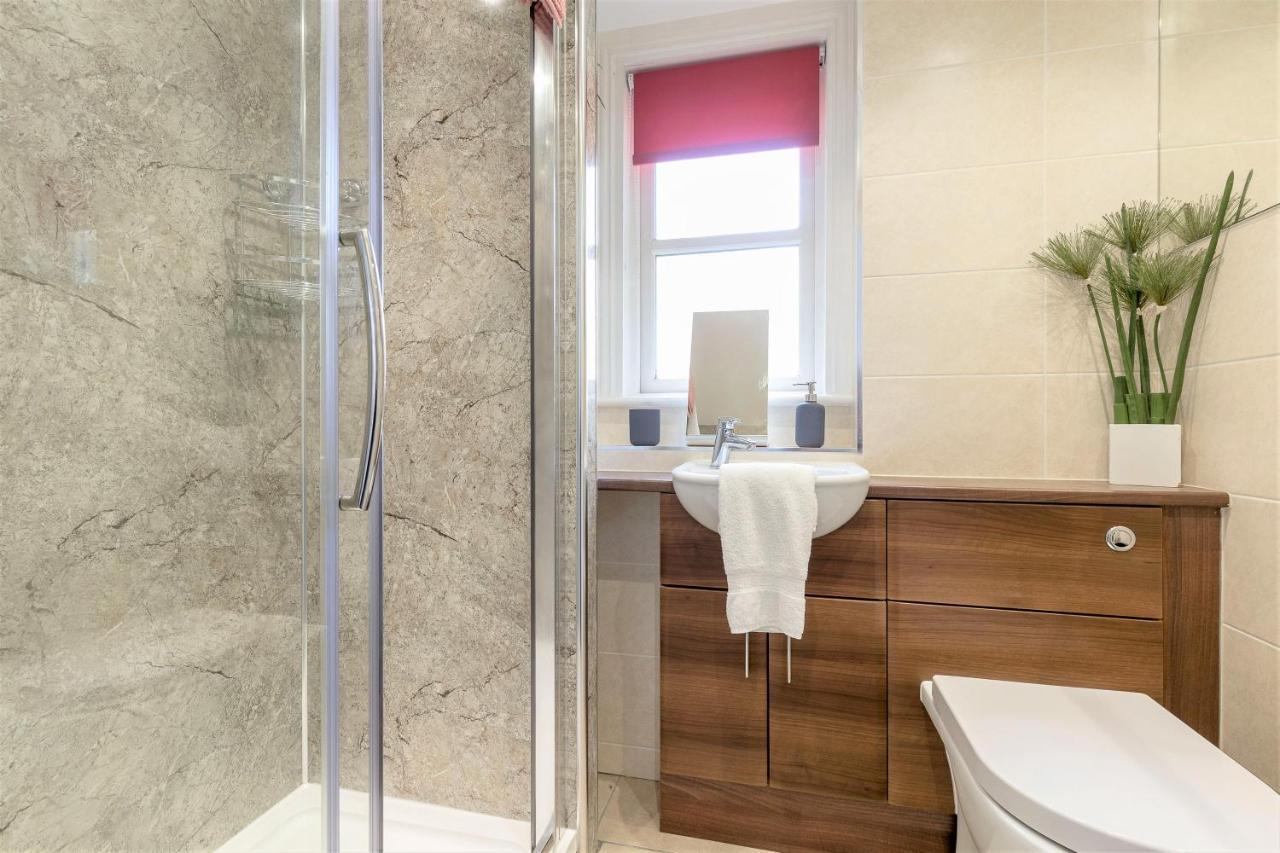 Stunning 1 Bed At Holyrood Palace & Arthurs Seat เอดินบะระ ภายนอก รูปภาพ