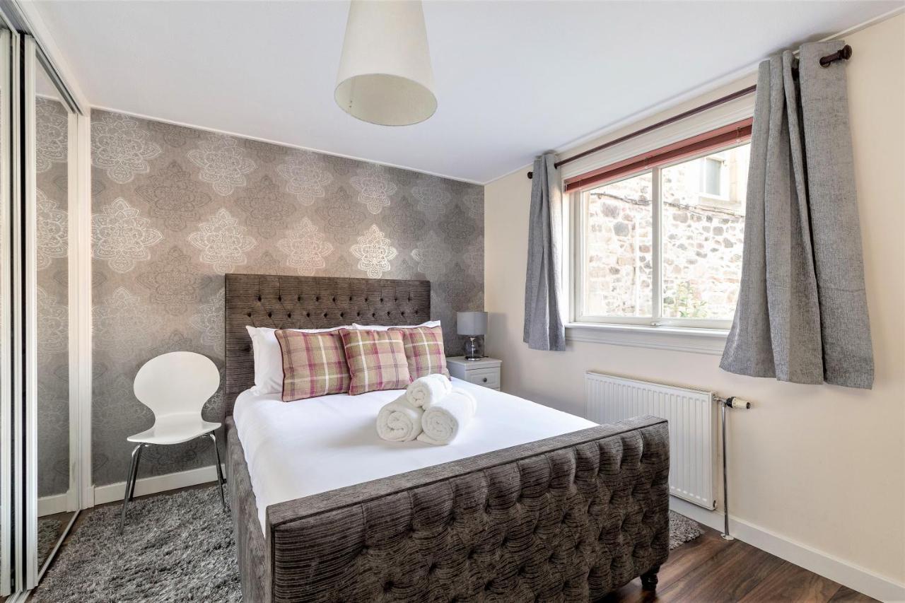 Stunning 1 Bed At Holyrood Palace & Arthurs Seat เอดินบะระ ภายนอก รูปภาพ