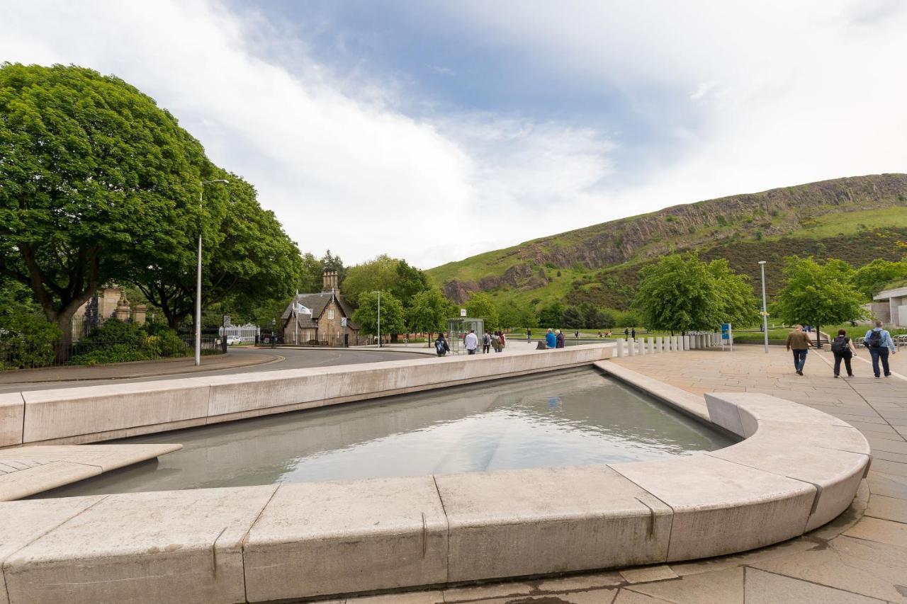 Stunning 1 Bed At Holyrood Palace & Arthurs Seat เอดินบะระ ภายนอก รูปภาพ