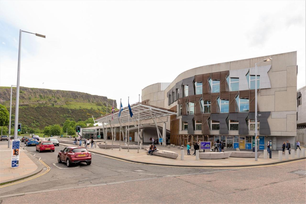 Stunning 1 Bed At Holyrood Palace & Arthurs Seat เอดินบะระ ภายนอก รูปภาพ