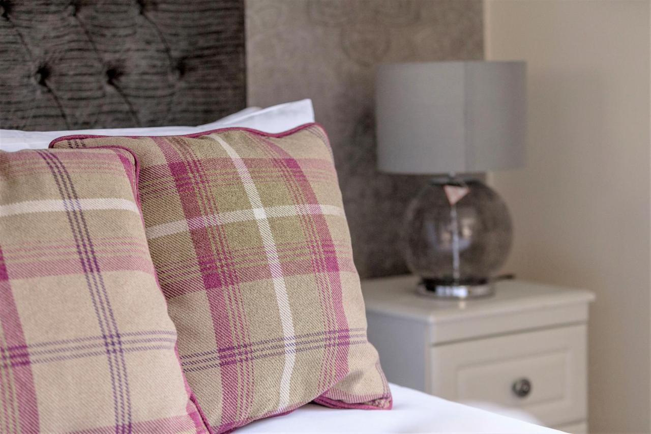 Stunning 1 Bed At Holyrood Palace & Arthurs Seat เอดินบะระ ภายนอก รูปภาพ